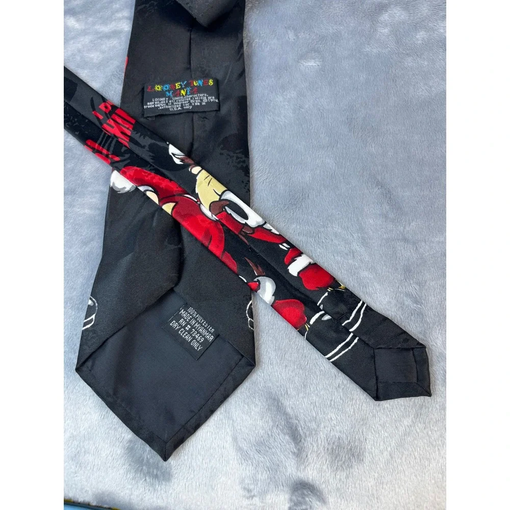 Looney Tunes Tasmanian Devil Taz Santa I Don't Do Chimneys Christmas Tie‎ Black